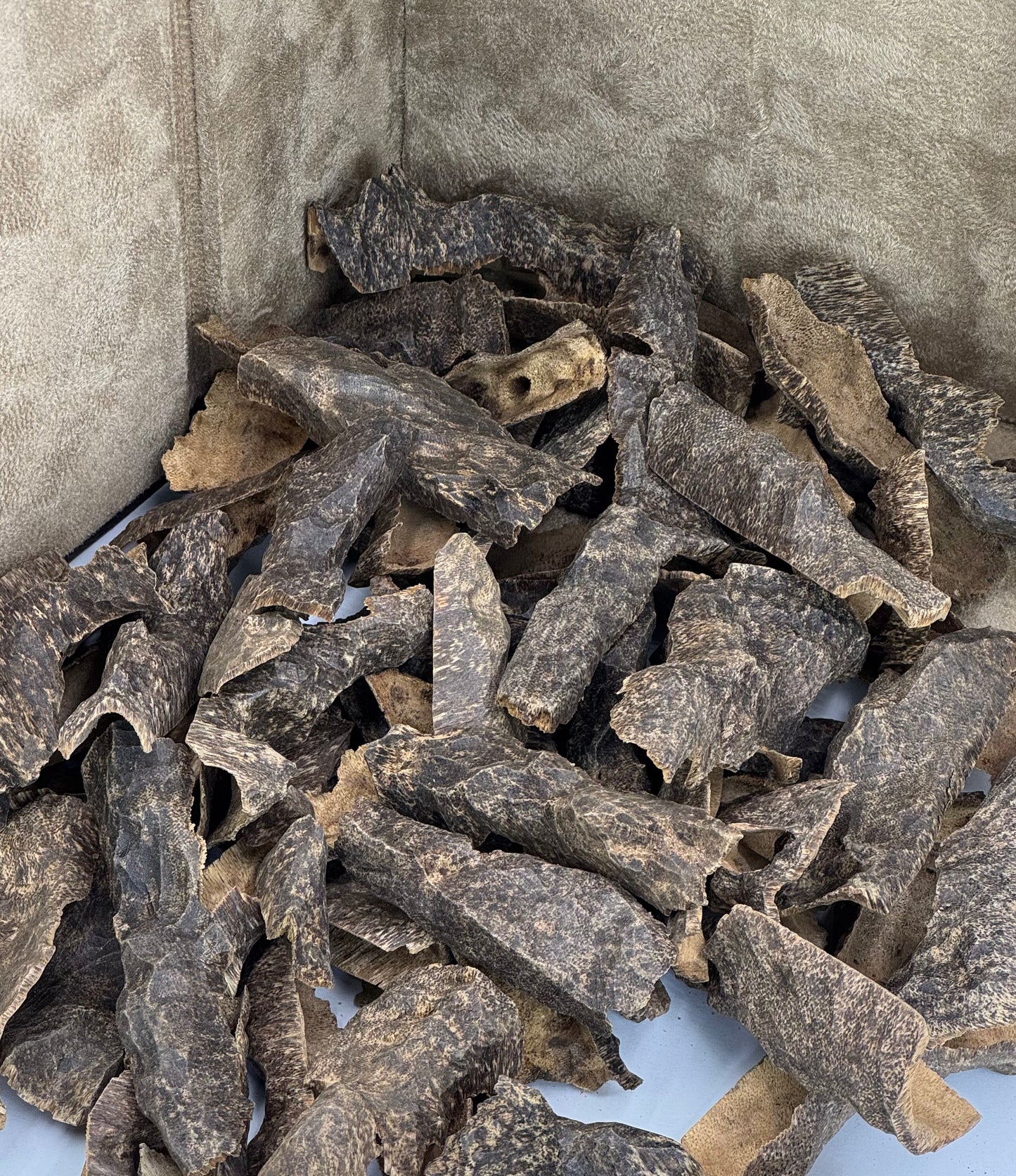 Zawaya Oud عود زوايا فاخر