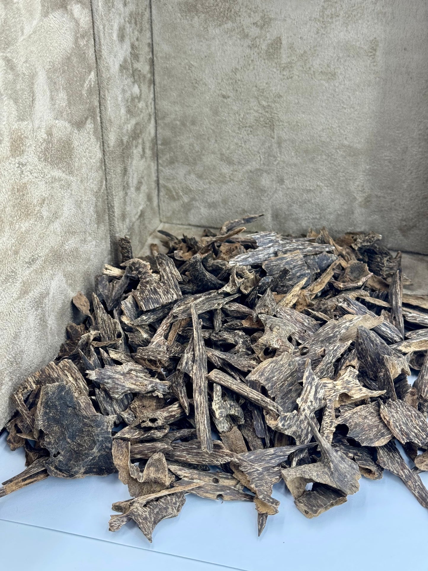 عود طبيعي فاخر – Mori Super